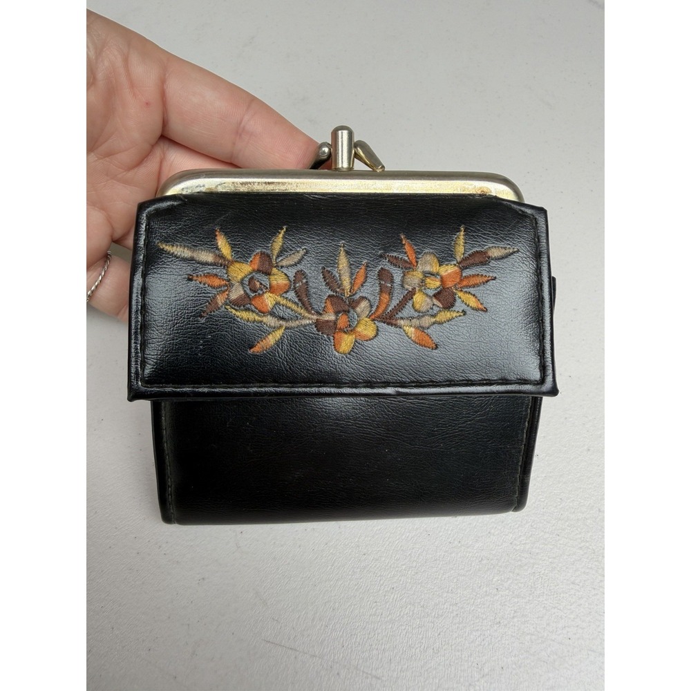 Vintage Hong Kong Embroidered Coin Purse Wallet Black Floral Kiss Lock 1960s 70s